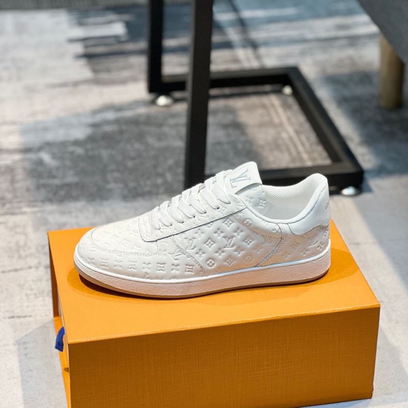 l**is V*t*n sneakers